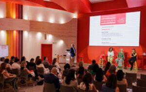 La jornada “Voces que inspiran” en Sevilla subraya que la sostenibilidad no es una opción, es la opción, y la comunicación su gran aliada.